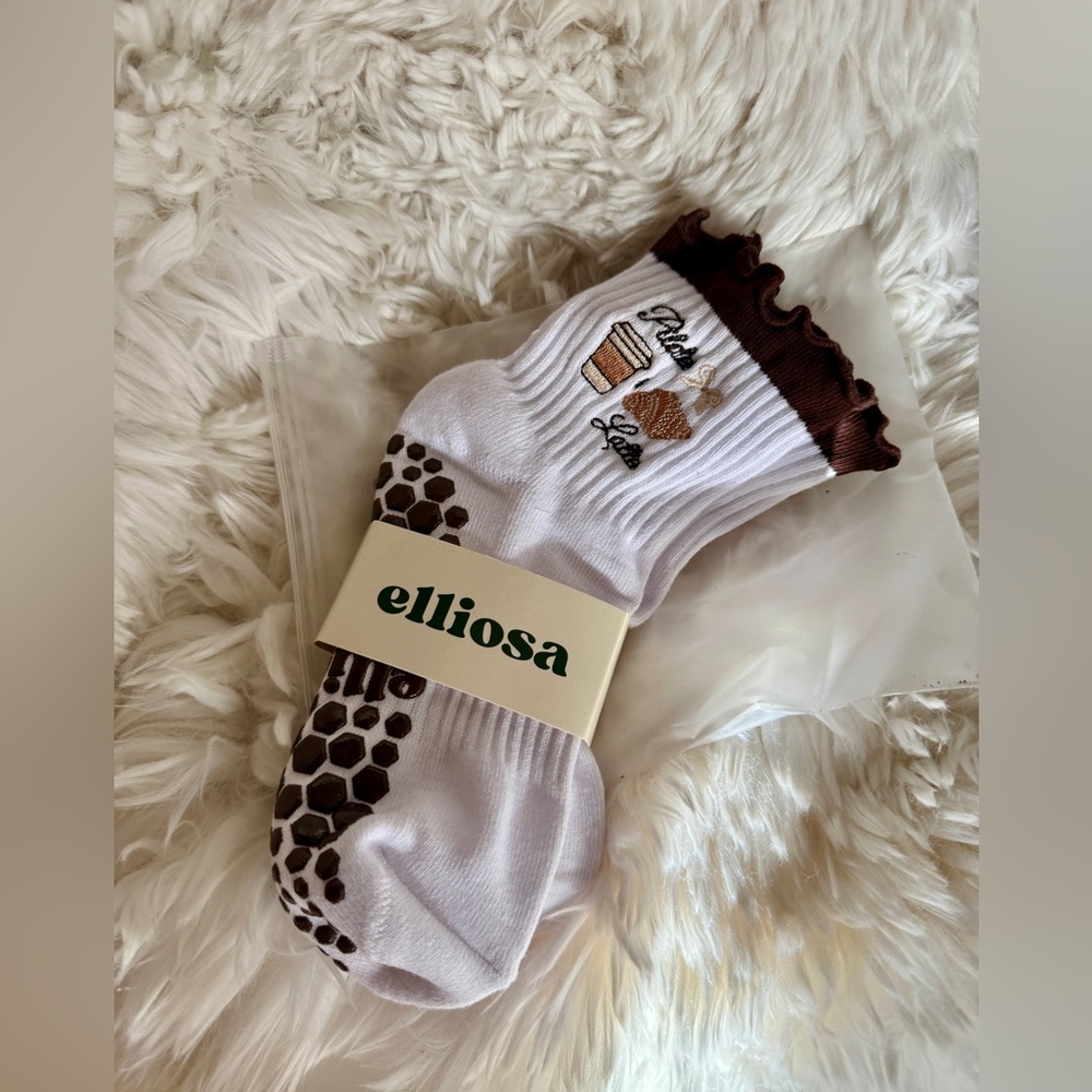Elliosa White and Brown Pilates Socks